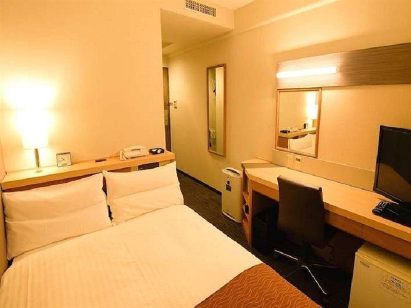 Via Inn Shin Osaka West Exteriér fotografie